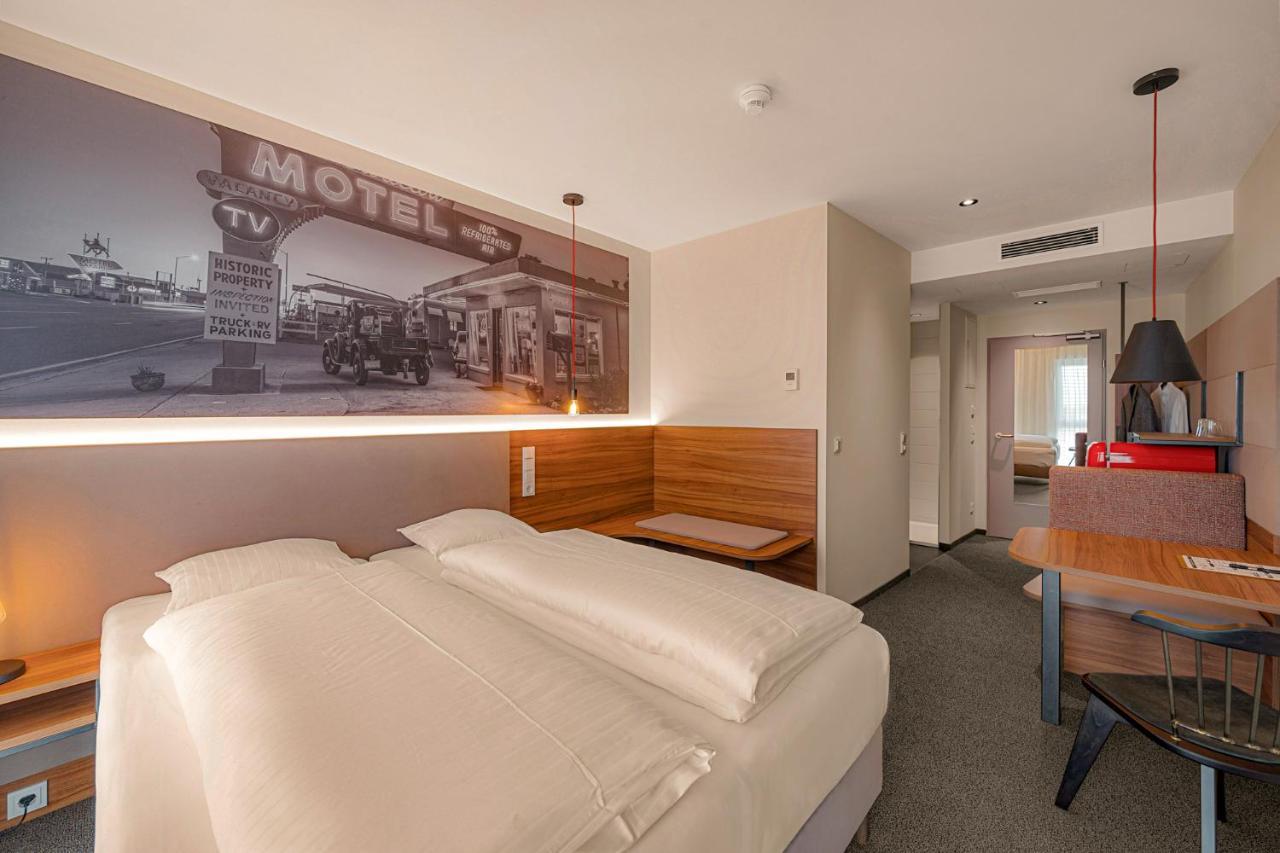 Zuendwerk - Motel Strasshof an der Nordbahn Kültér fotó